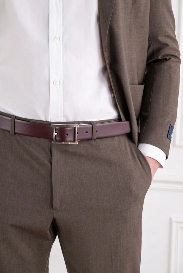 Smooth burgundy leather belt with silver buckle - photo 2