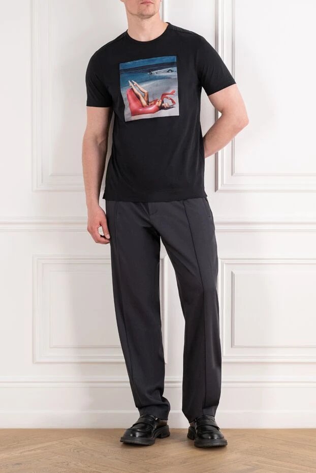 Limitato black cotton t-shirt with a vibrant beach-themed square photo print 194802 - photo 2