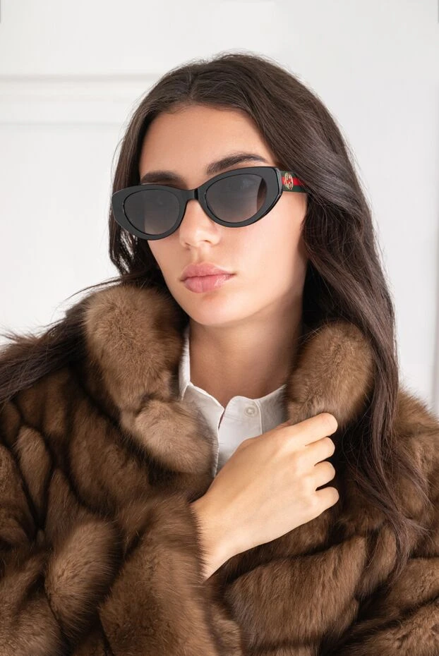 Gucci графичные очки «кошачий глаз» с культовой лентой web и золотой монограммой 194906 - фото 2