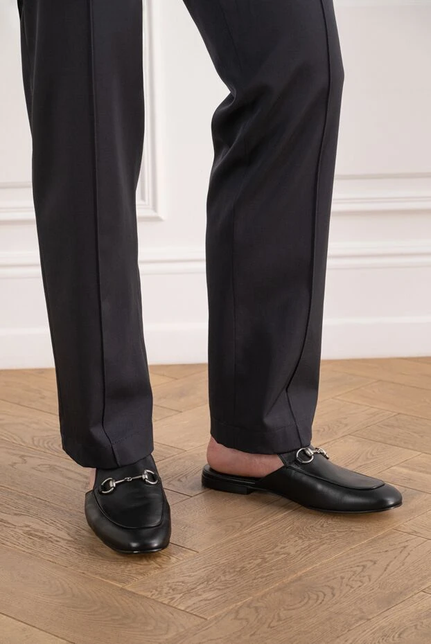 Gucci men's black leather mules with metal buckle 195152 - photo 3