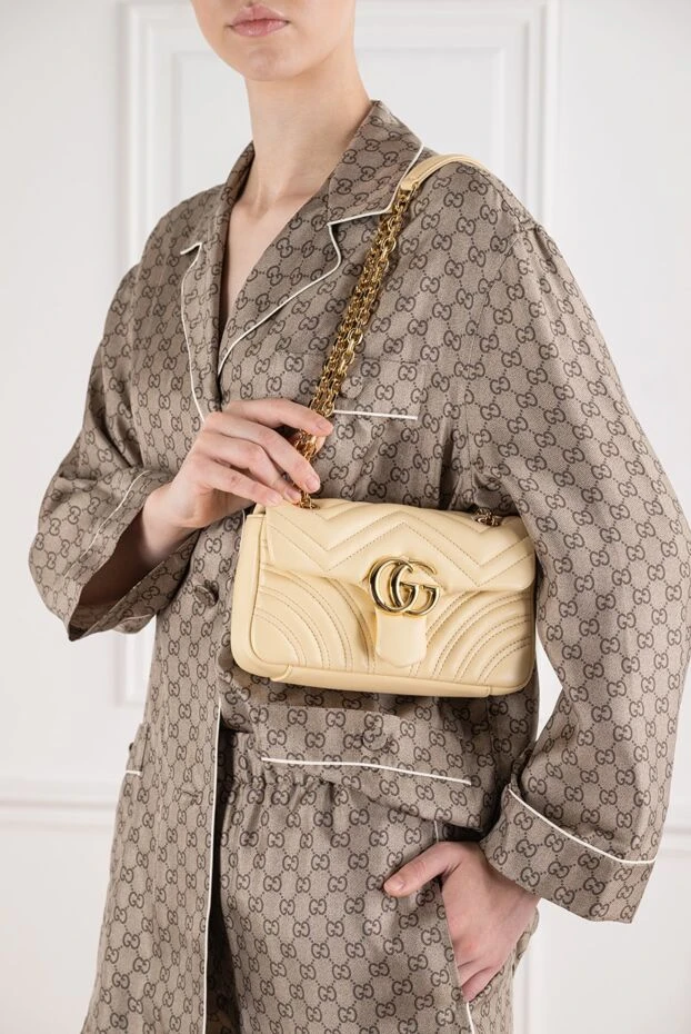 Gucci жұмсақ кремді бежевый реңктегі gg marmont иық сөмкесі 196350 - фото 2