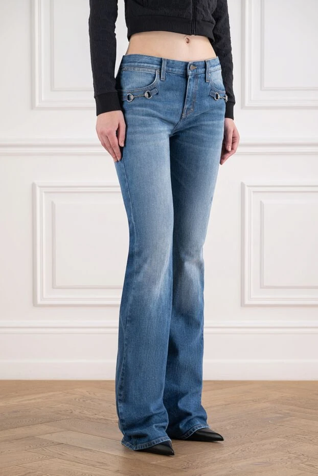 Gucci синие расклешенные джинсы с металлическим декором horsebit 196355 - фото 3