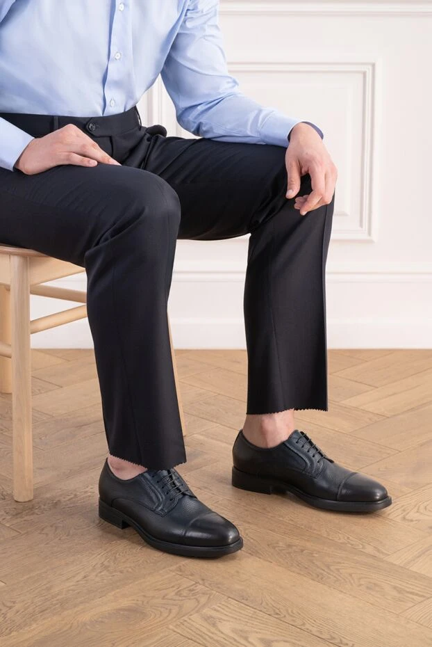 Doucal`s men's black leather derby shoes with a pronounced grain texture 197552 - photo 2