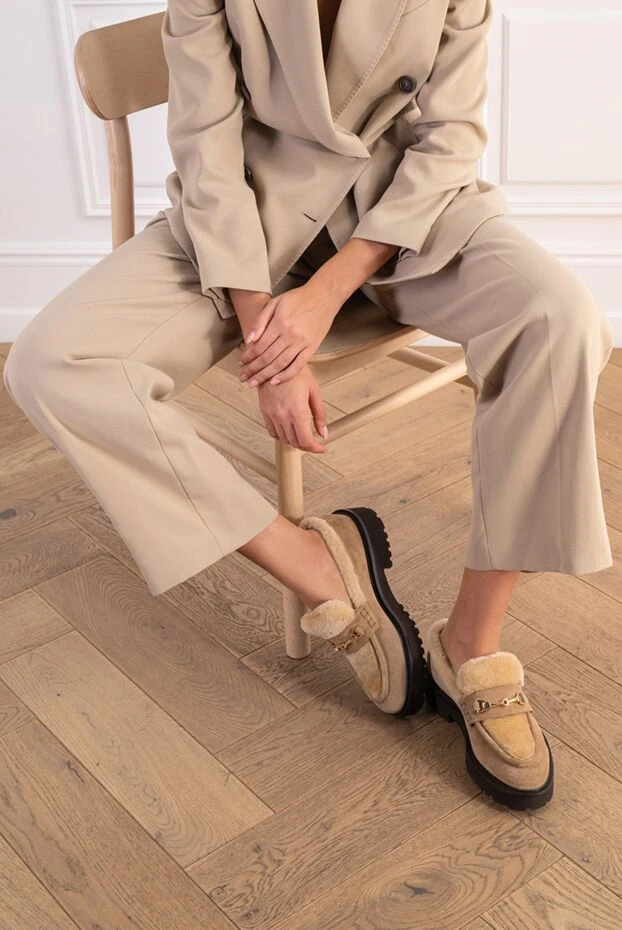 Doucal`s women's camel suede loafers with fur and a gold bit 197586 - photo 2