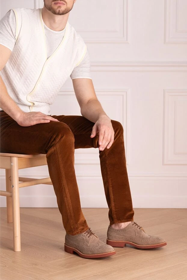 Tricker`s мужские броги замшевые бежевые с бордовой подошвой
995777 - фото 2